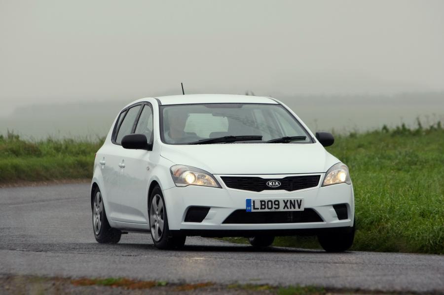  Kia cee&rsquo;d 2009 года  (фото 56 из 98)